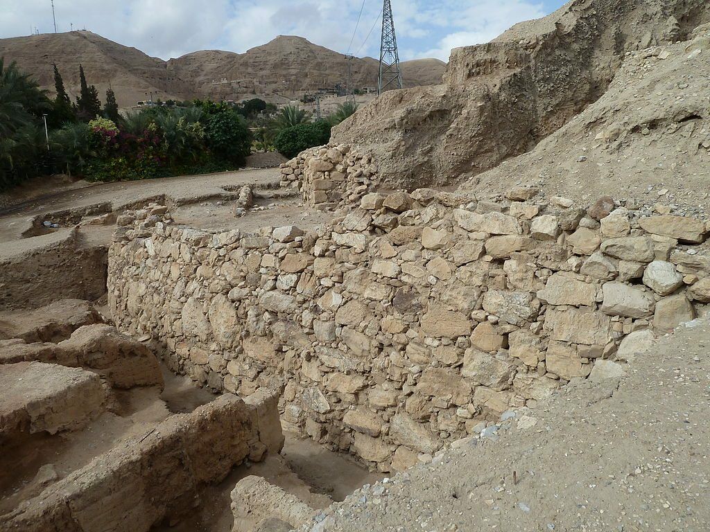 Uncovering The Bible S Buried Cities Jericho ArmstrongInstitute Org   180510 Jericho Bronze Age Wall  